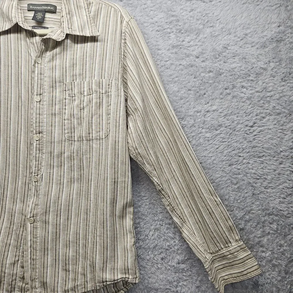 Banana Republic Mens Tan Muscle Button Up Shirt Medium Stripe Longsleeve Cotton